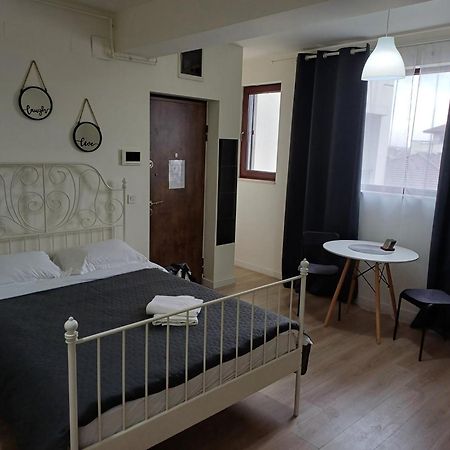 Tom'S House Apartment Otopeni Exterior photo